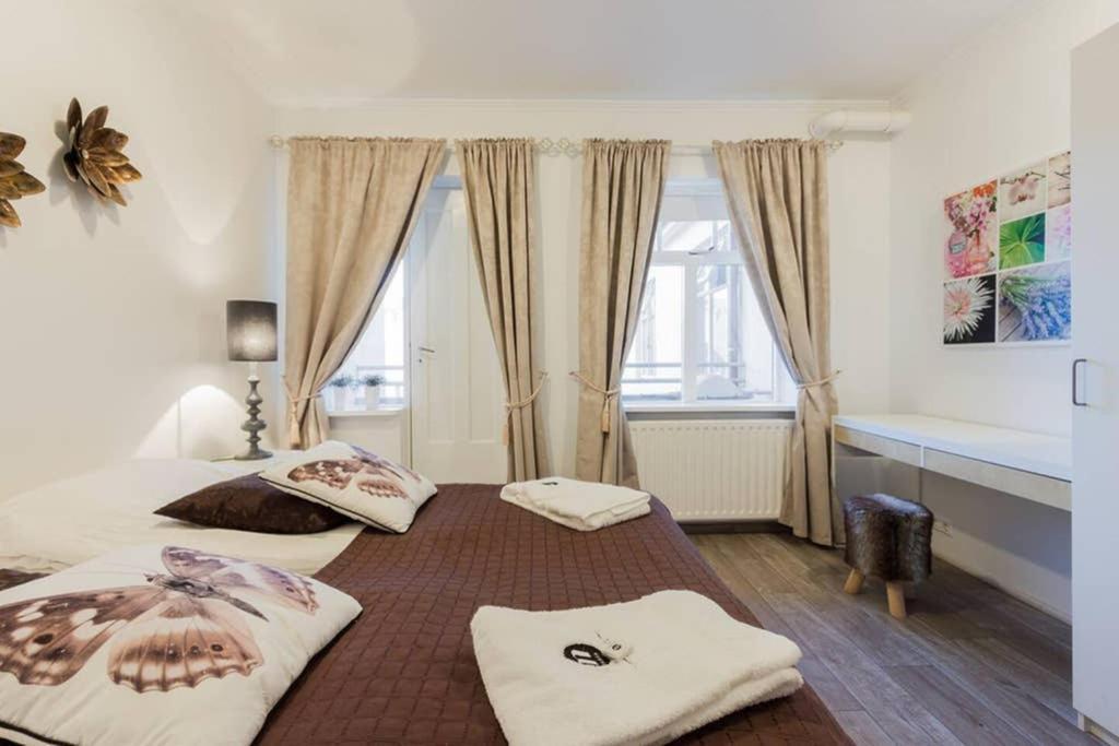 Superb Central Location, No Car Needed - Spacious Акурейрі Екстер'єр фото