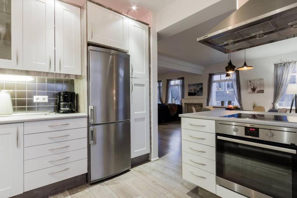 Superb Central Location, No Car Needed - Spacious Акурейрі Екстер'єр фото