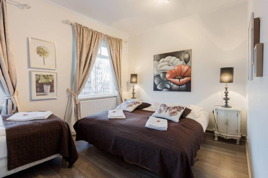 Superb Central Location, No Car Needed - Spacious Акурейрі Екстер'єр фото