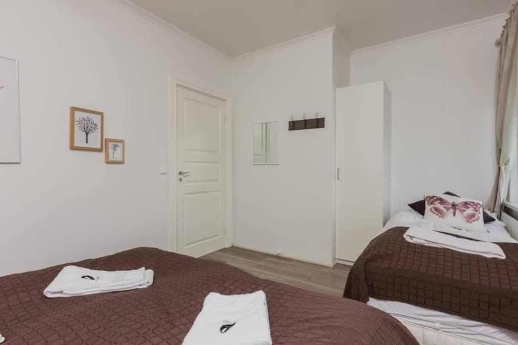 Superb Central Location, No Car Needed - Spacious Акурейрі Екстер'єр фото